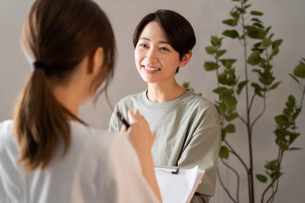 仕事と家庭の両立について考える様子